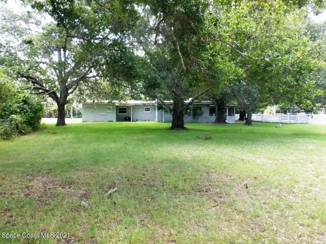 Photo of 1490 Blanche Street