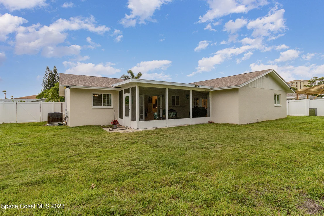 Photo of 544 Biscayne Drive
