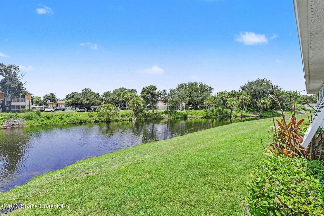 Photo of 1022 Eleuthera Drive NE