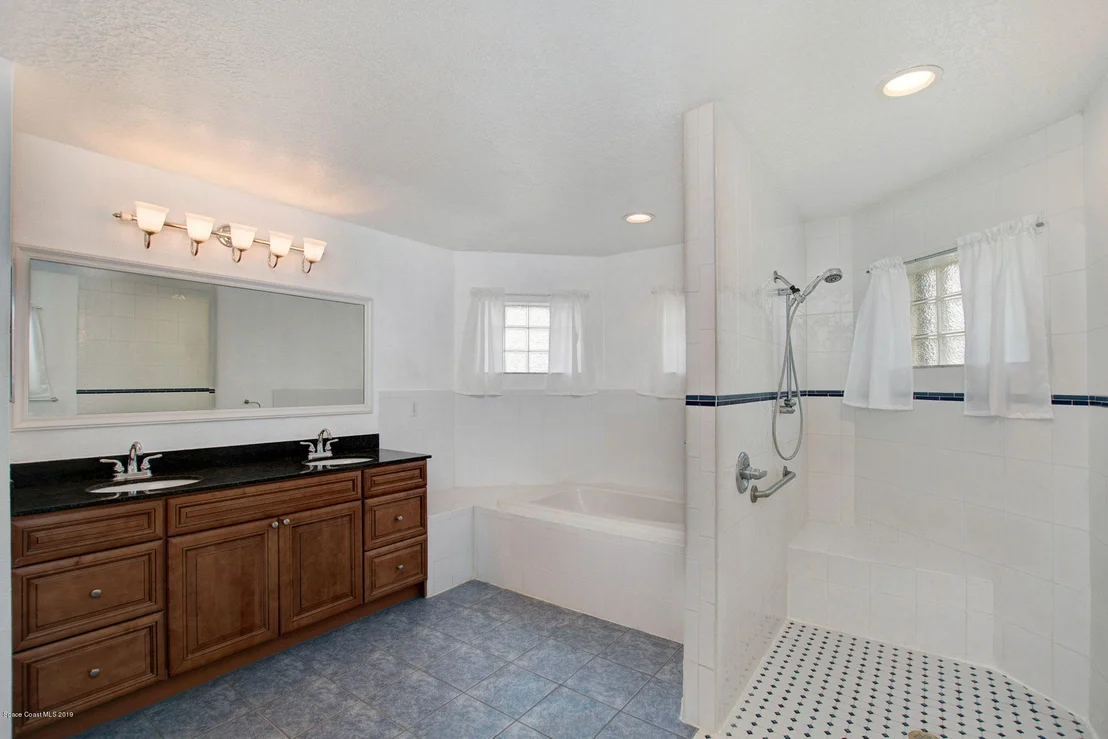 Photo of 123 Palm Circle