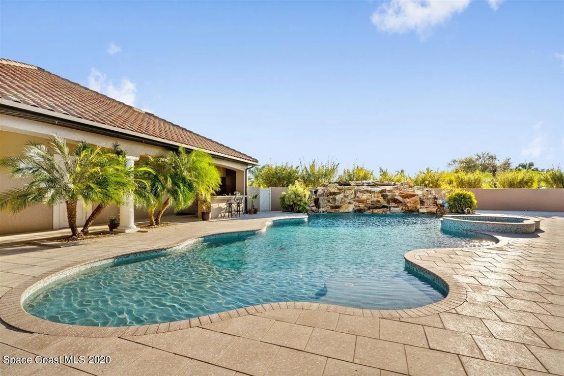 Photo of 924 Derby Lane