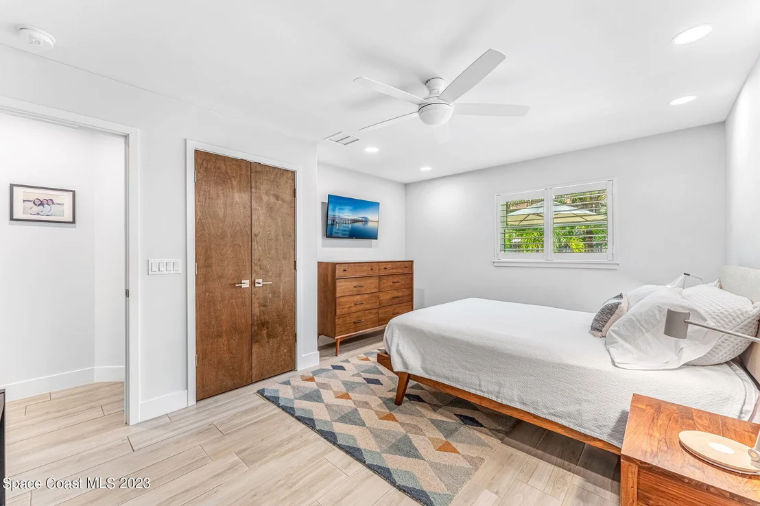 Photo of 543 Biscayne Drive