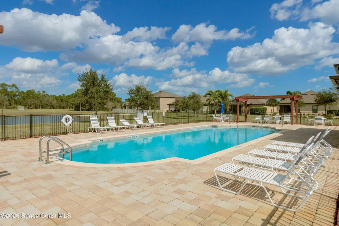 Photo of 547 Trymore Drive SE