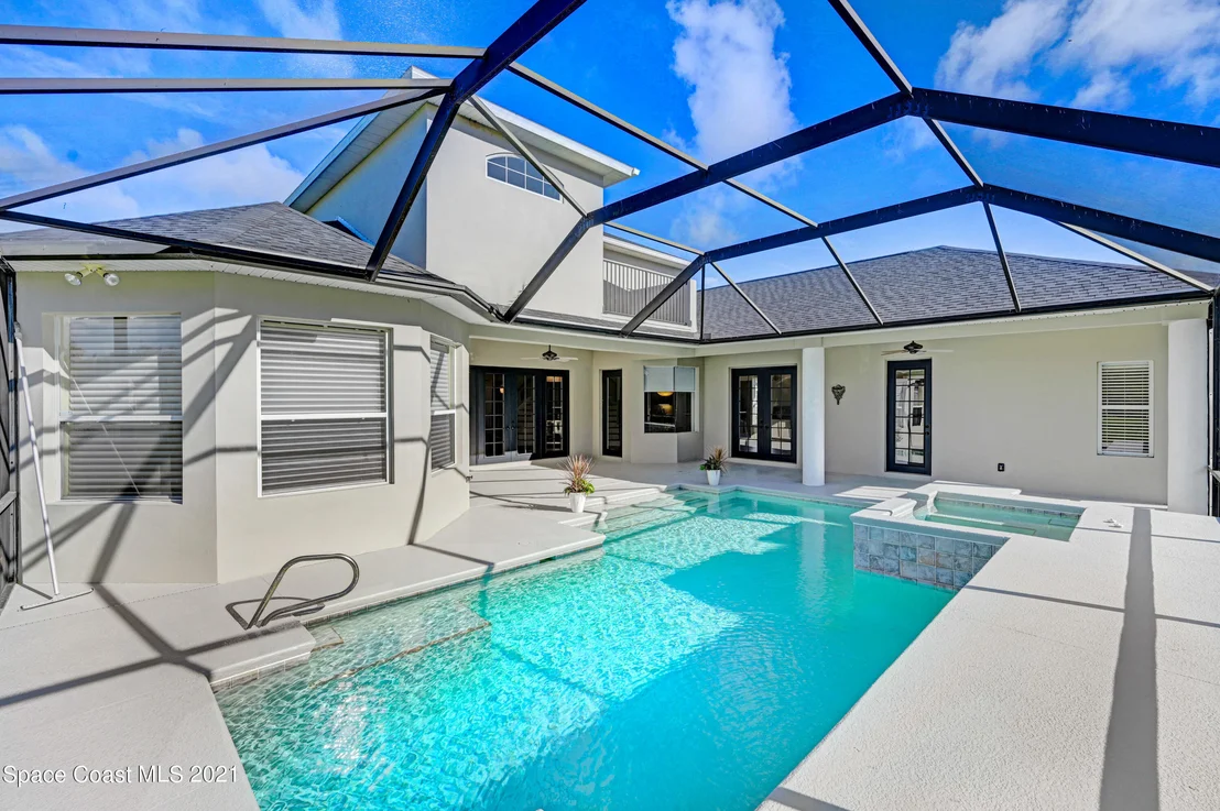 Photo of 882 Oak Park Drive