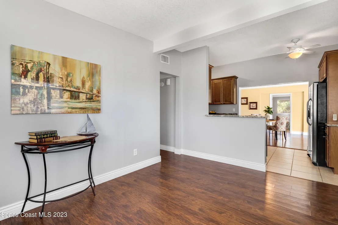 Photo of 1297 Ridgewood Drive