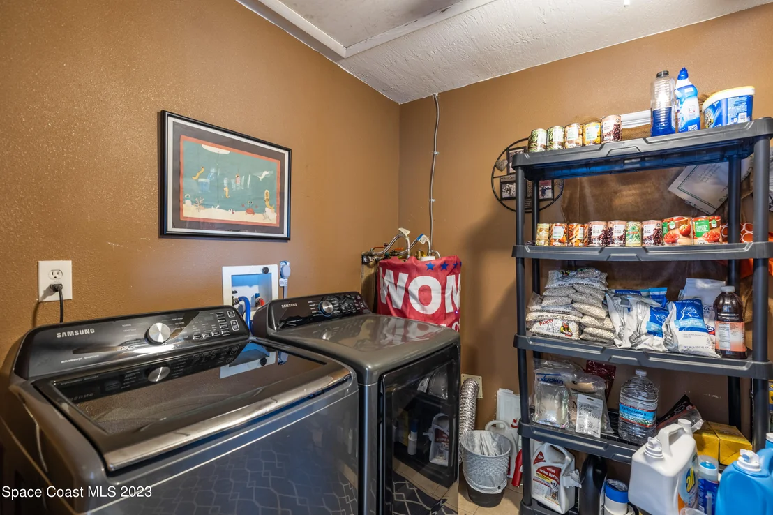 Photo of 3051 Edgewood Drive NE