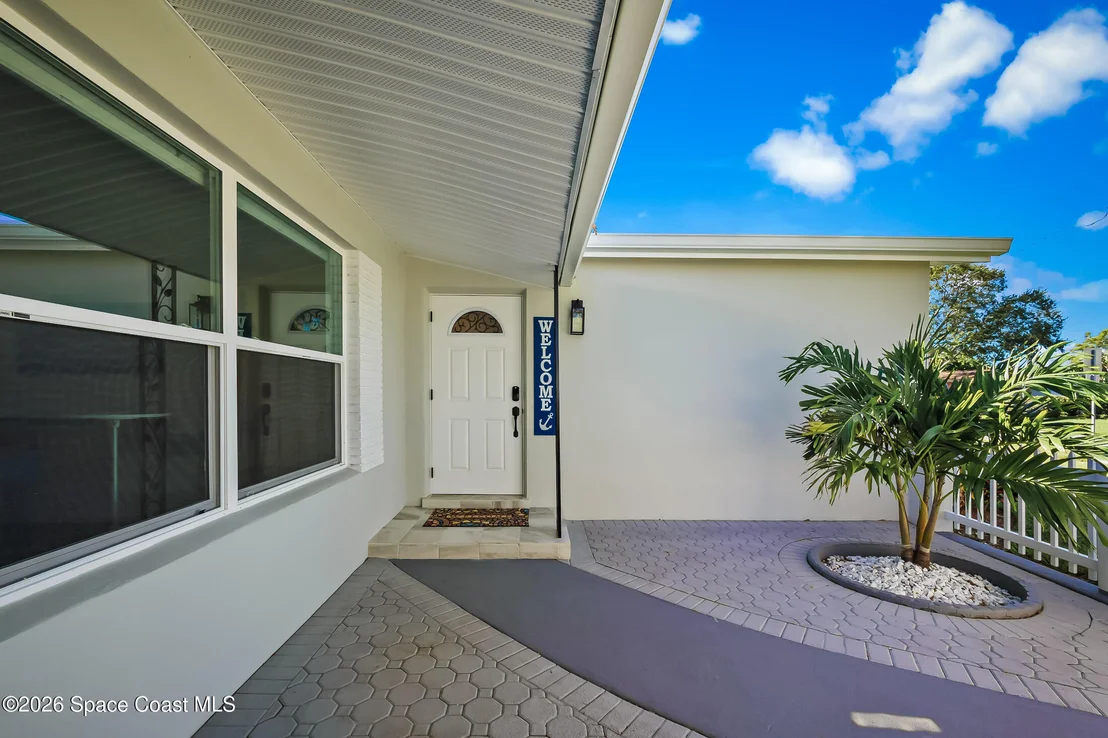 Photo of 557 Ixora Drive