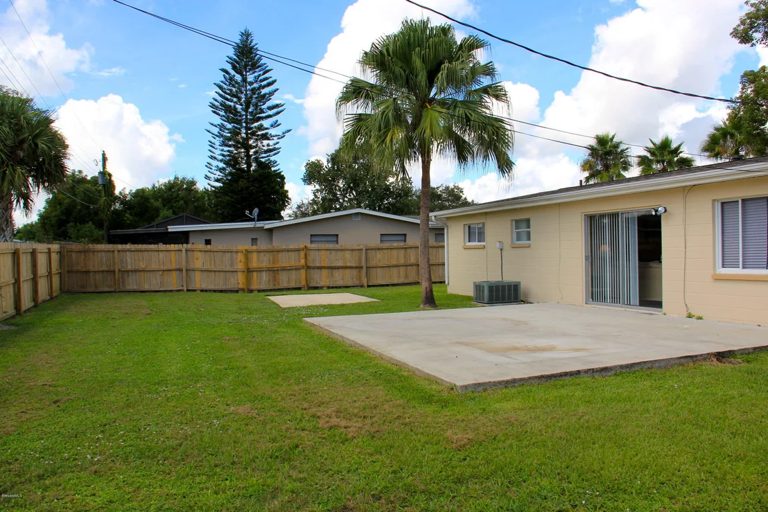 Photo of 1079 Madrid Road