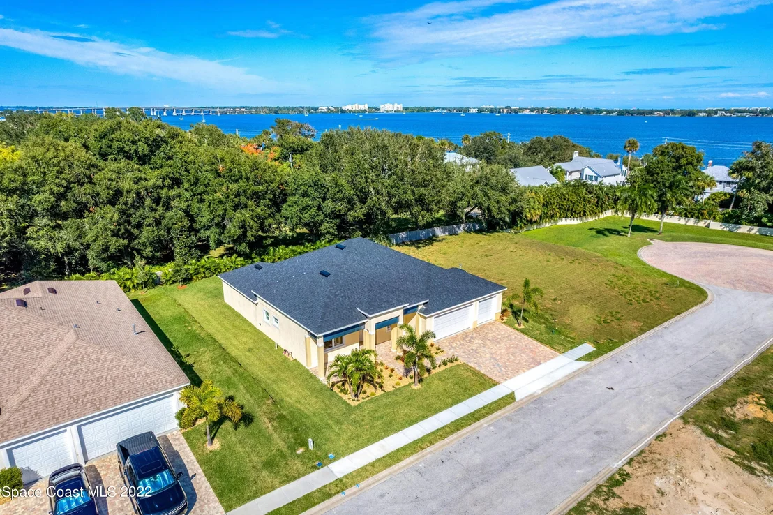 Photo of 40 Loch Ness Drive