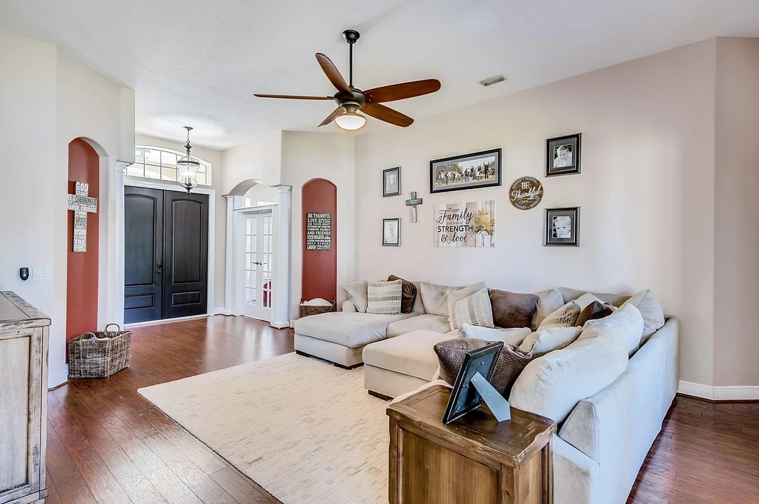 Photo of 1611 Whitman Drive