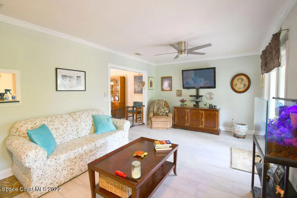 Photo of 1241 Riviera Drive NE