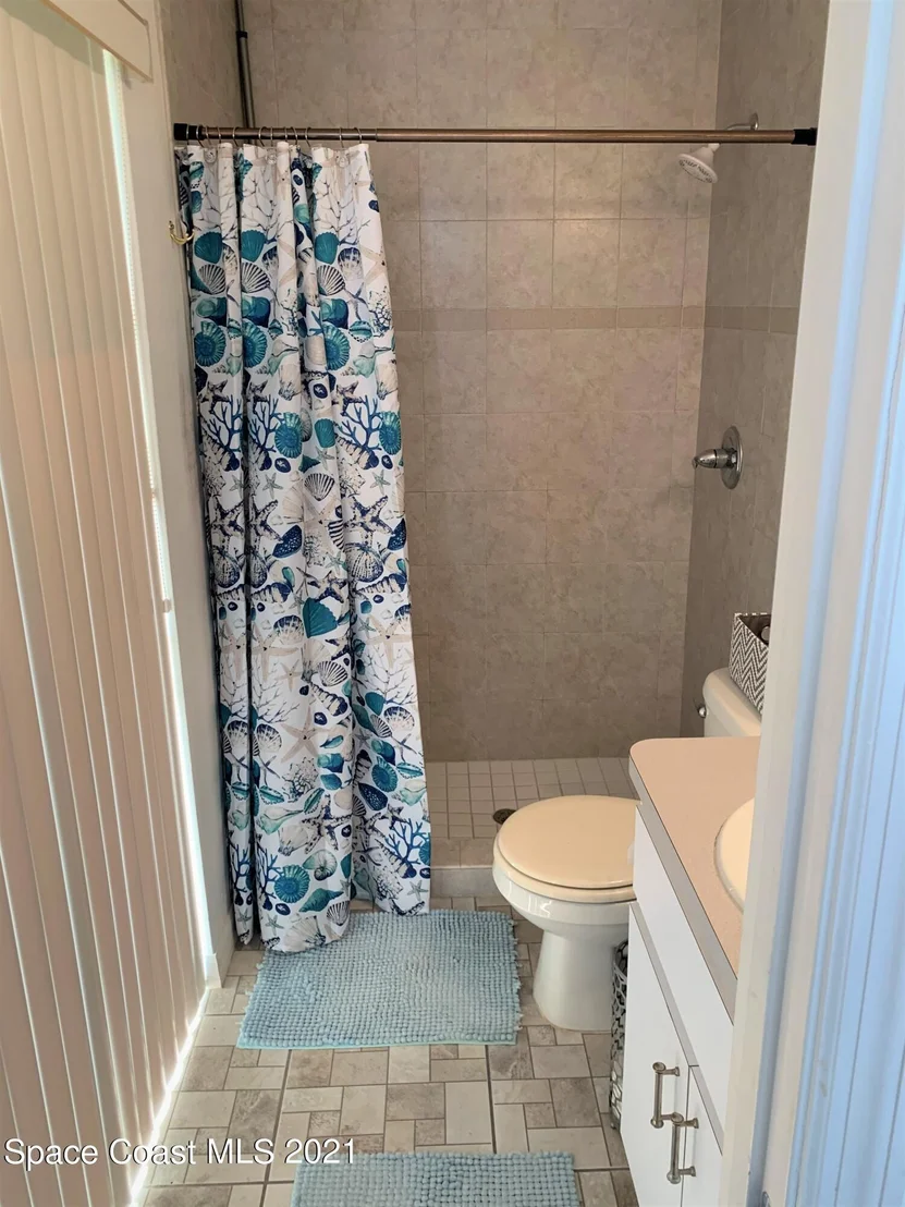 Photo of 3182 NE Edgewood Drive NE