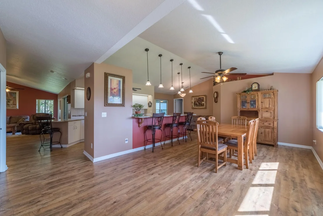 Photo of 1507 Meadowbrook Road NE
