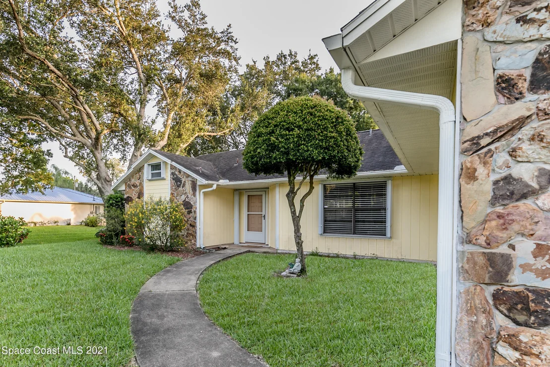 Photo of 949 Streamlet Ave Avenue