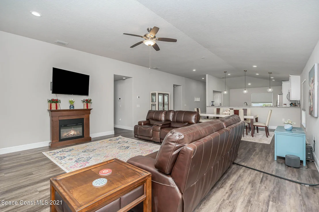 Photo of 1271 Buffing Circle SE