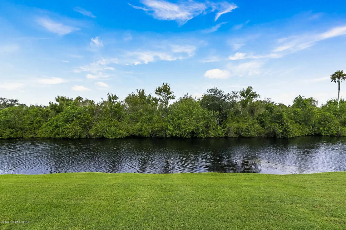 Photo of 925 Palm Brook Drive