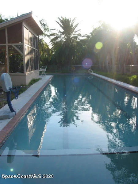 Photo of 160 River Drive