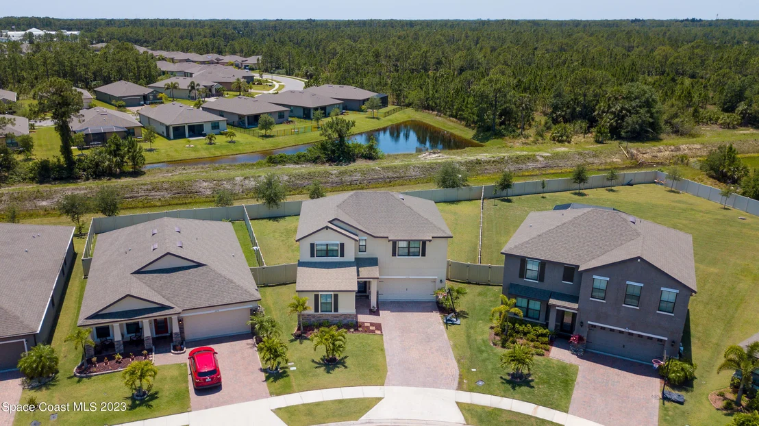Photo of 4448 Alligator Flag Circle