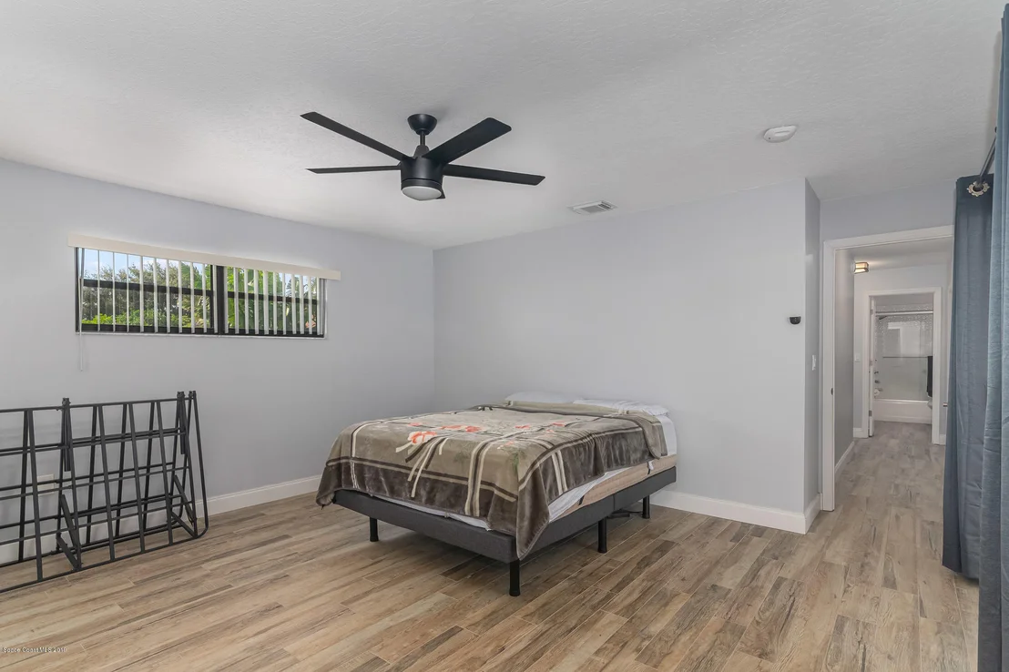 Photo of 550 Deerfield Drive
