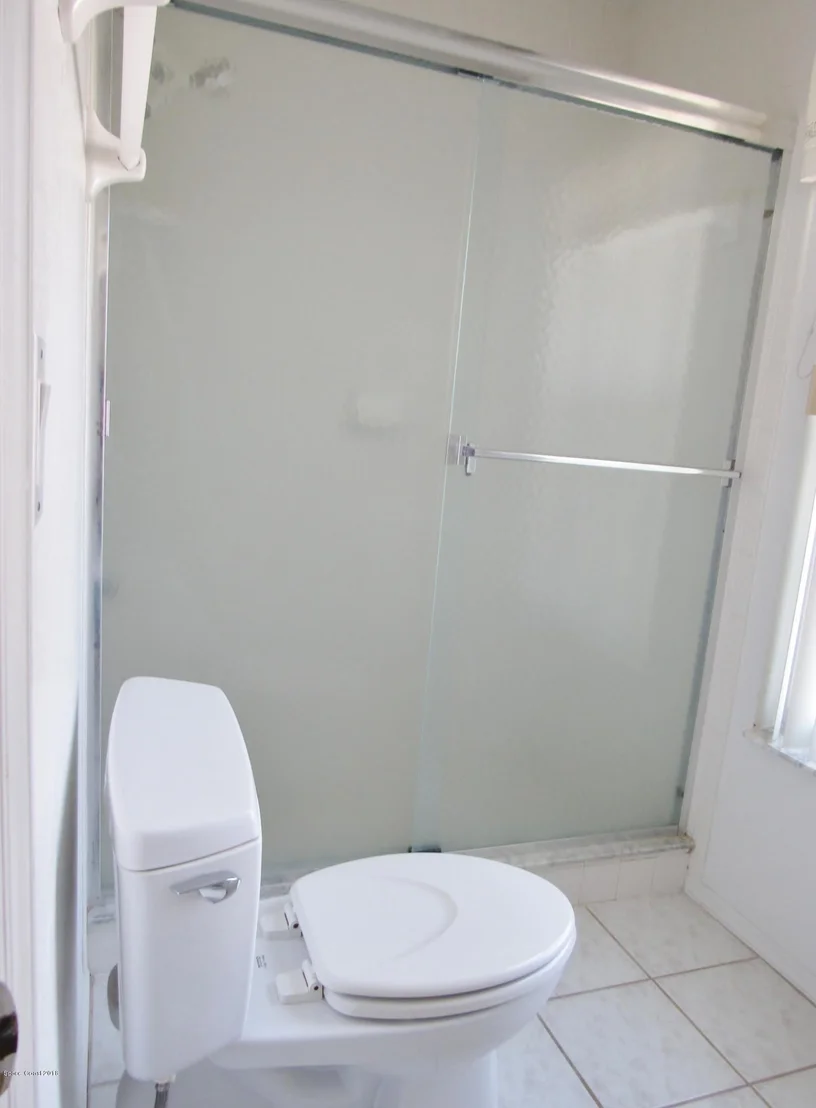 Photo of 1043 NE Goldenrod Circle NE