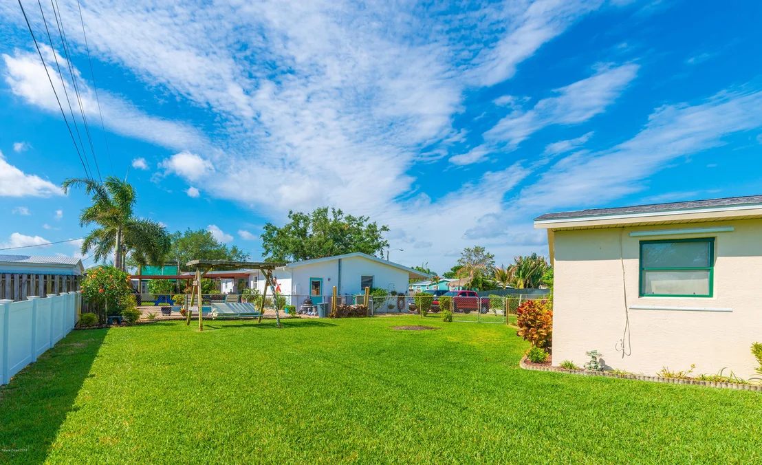 Photo of 647 Ford Circle E