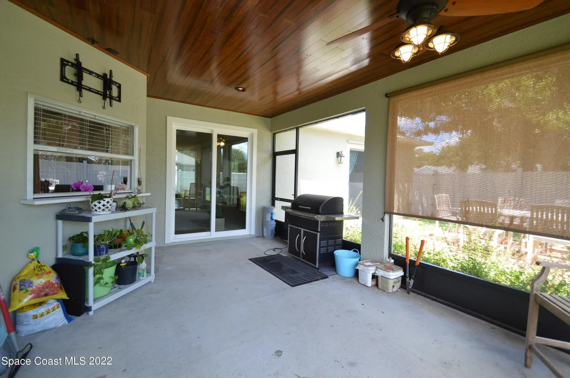 Photo of 725 Triple Crown Lane