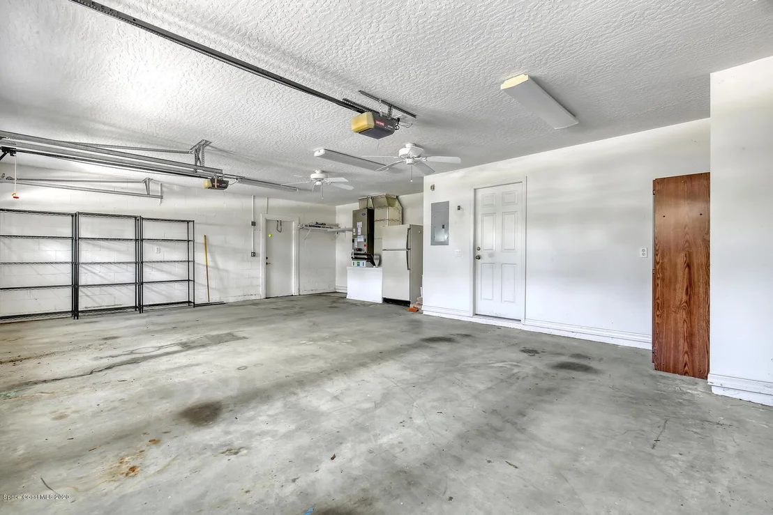 Photo of 975 Pineland Drive
