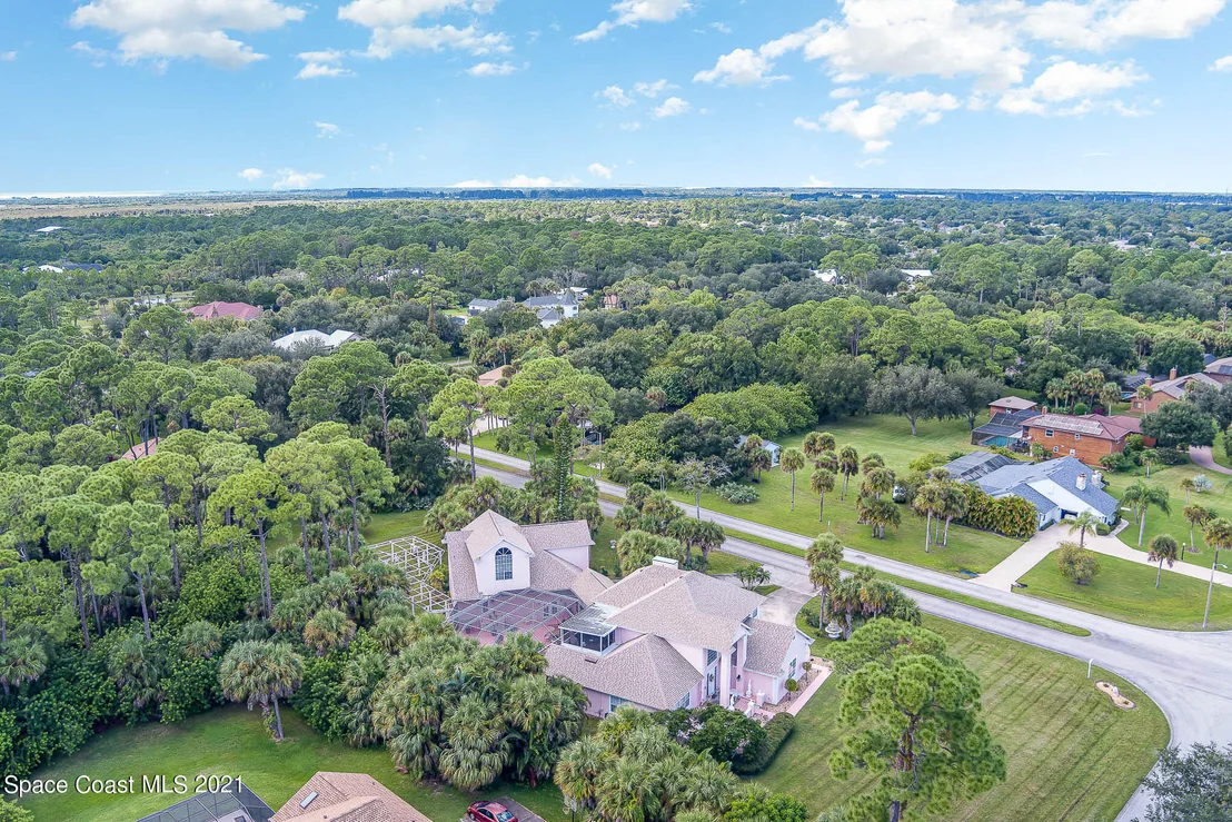 Photo of 1817 Laurel Oak Drive S