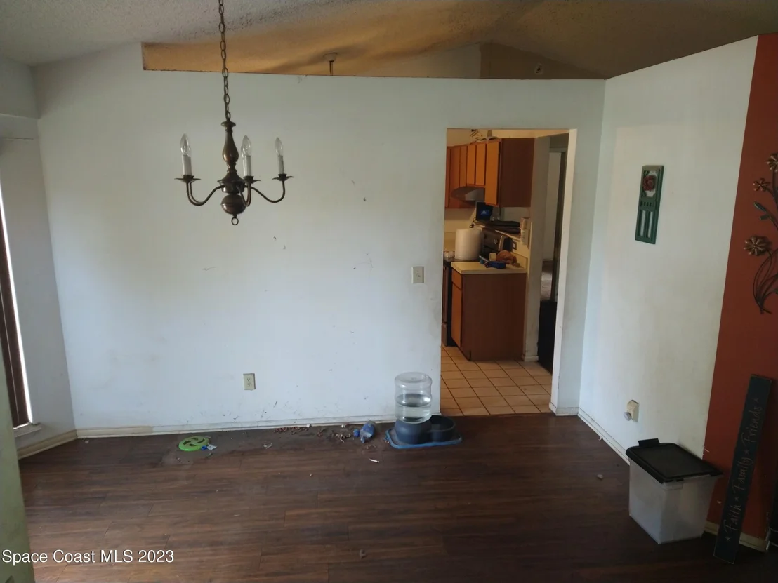 Photo of 4985 Mayflower Street