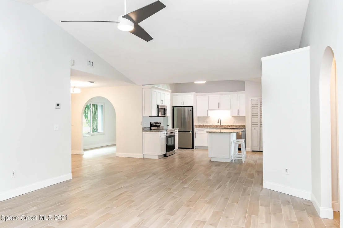 Photo of 933 Spanish Wells Drive