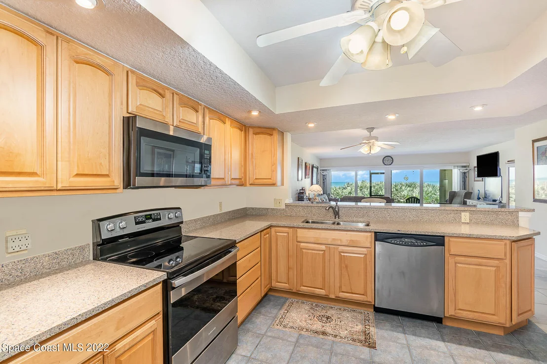Photo of Unit 110 at 175 Highway A1a