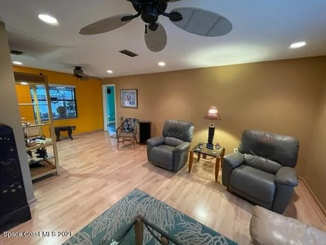 Photo of 405 Crescent Drive