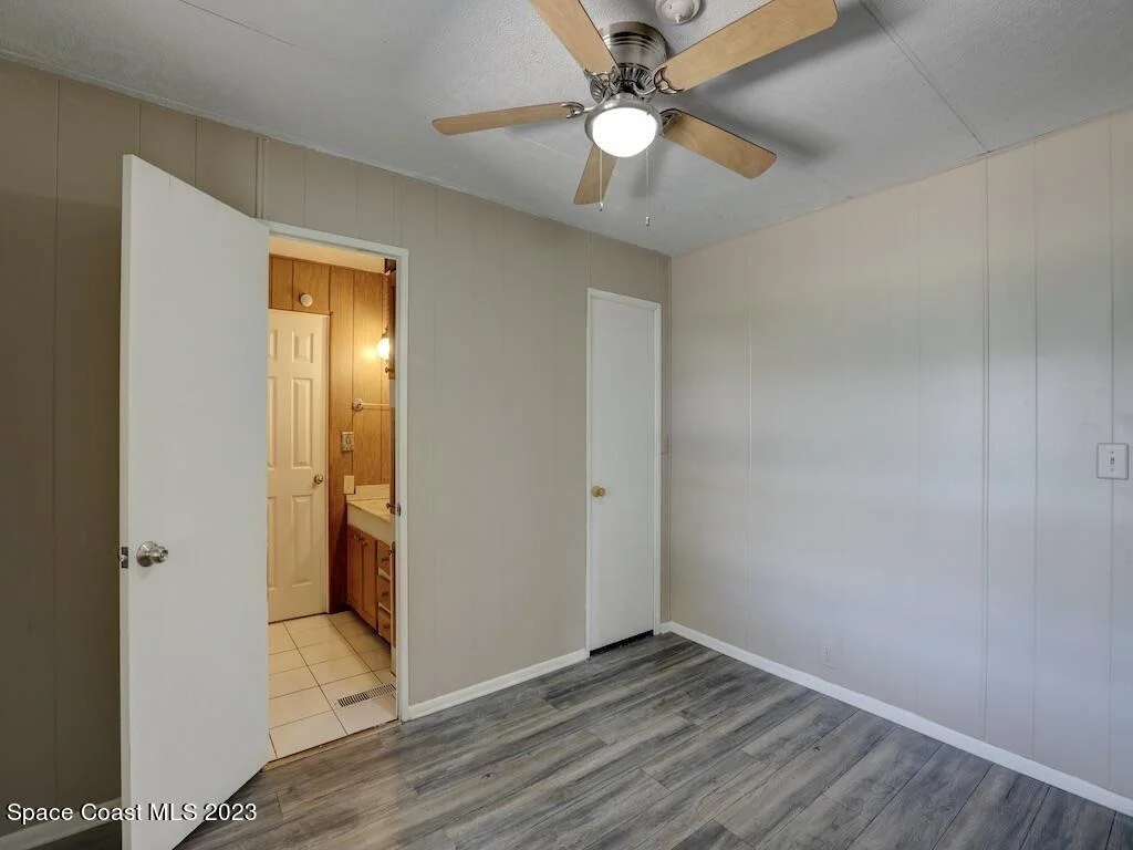 Photo of 925 Barefoot Boulevard