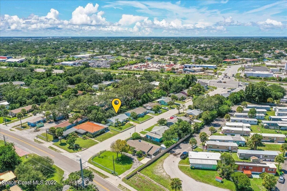 Photo of 1047 Riverdale Drive
