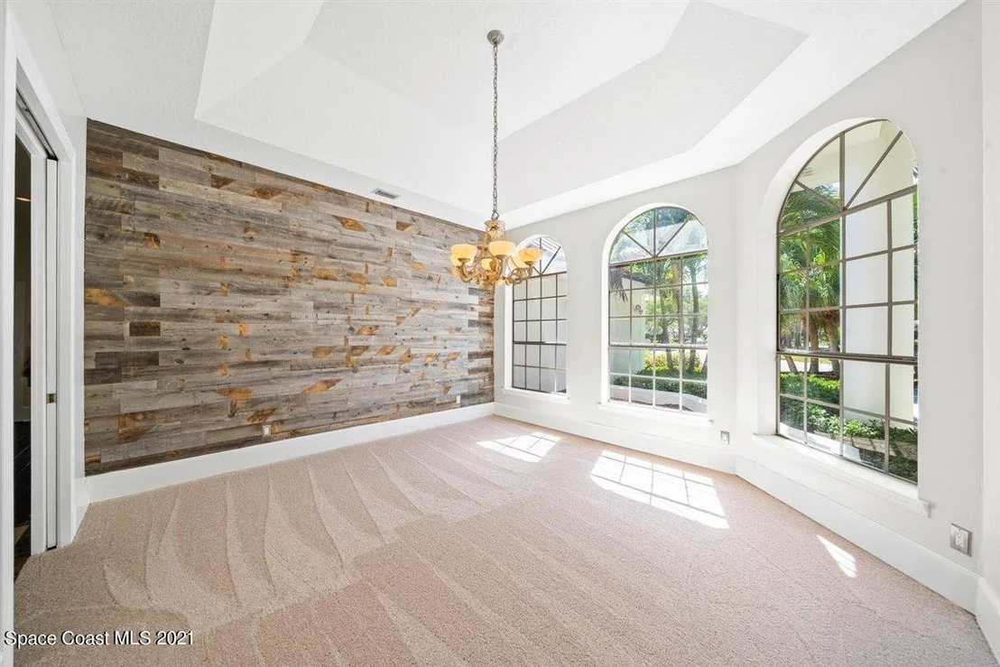 Photo of 680 Falcon Drive