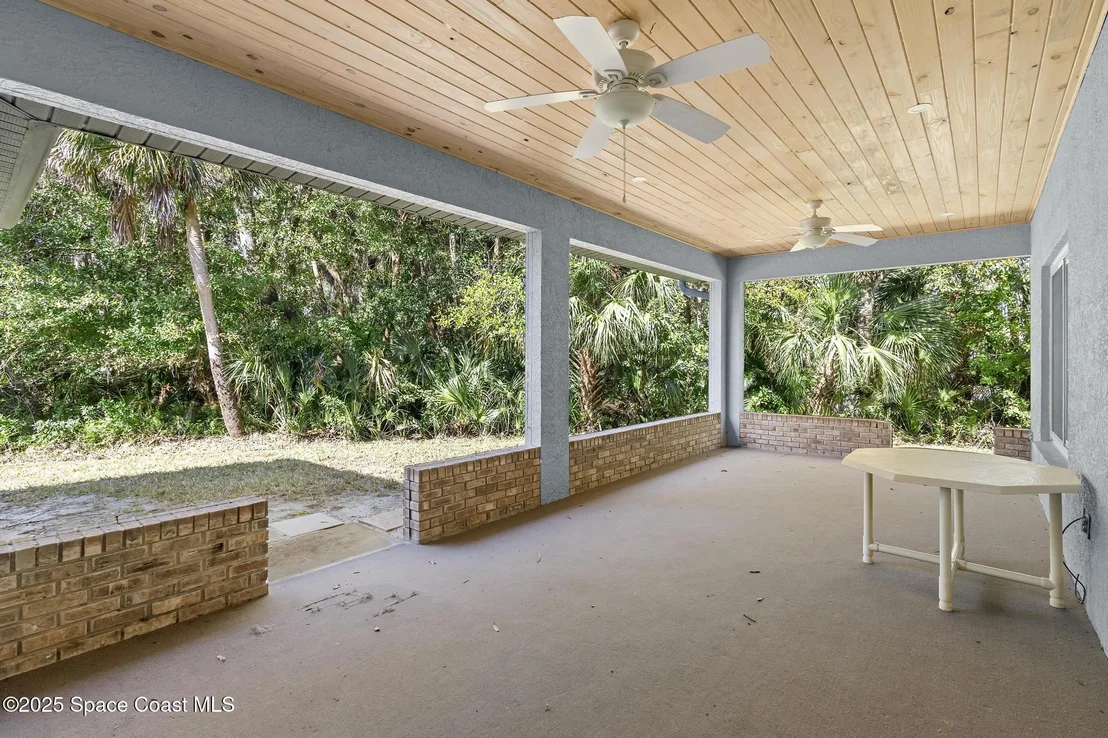 Photo of 1805 Laurel Oak Drive N