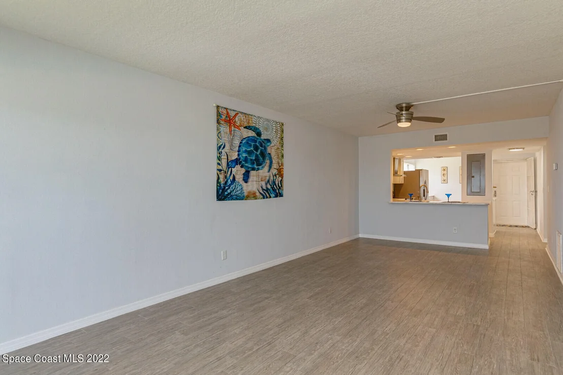 Photo of Unit 110 at 3901 Dixie Highway NE