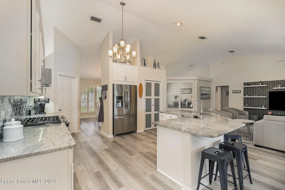 Photo of 321 Lake Victoria Circle