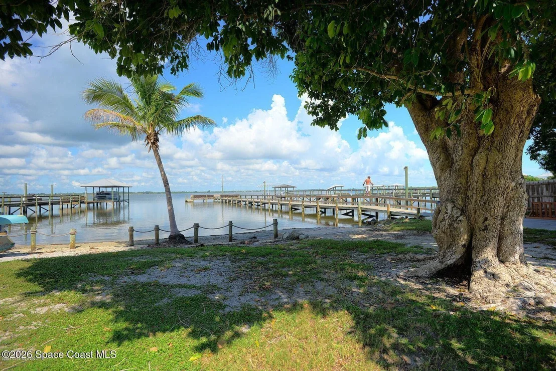Photo of 305 Pelican Drive