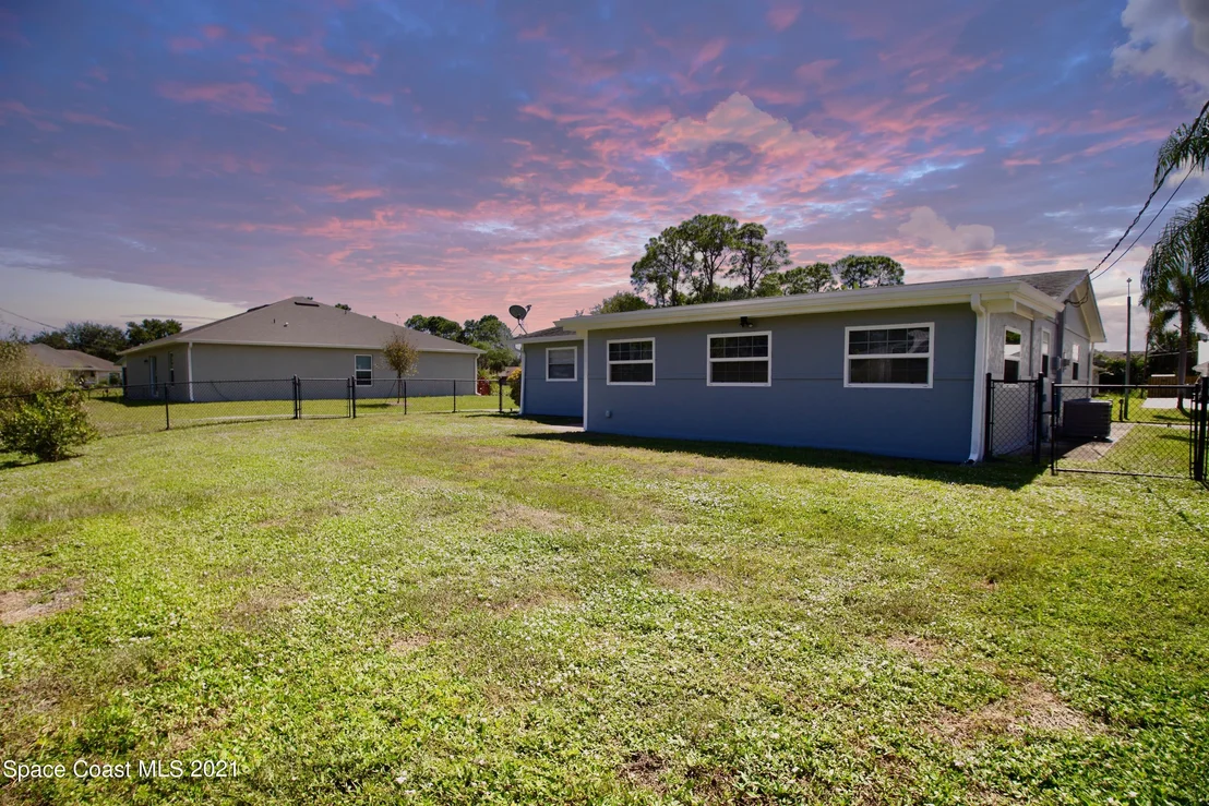 Photo of 918 Bermuda Avenue