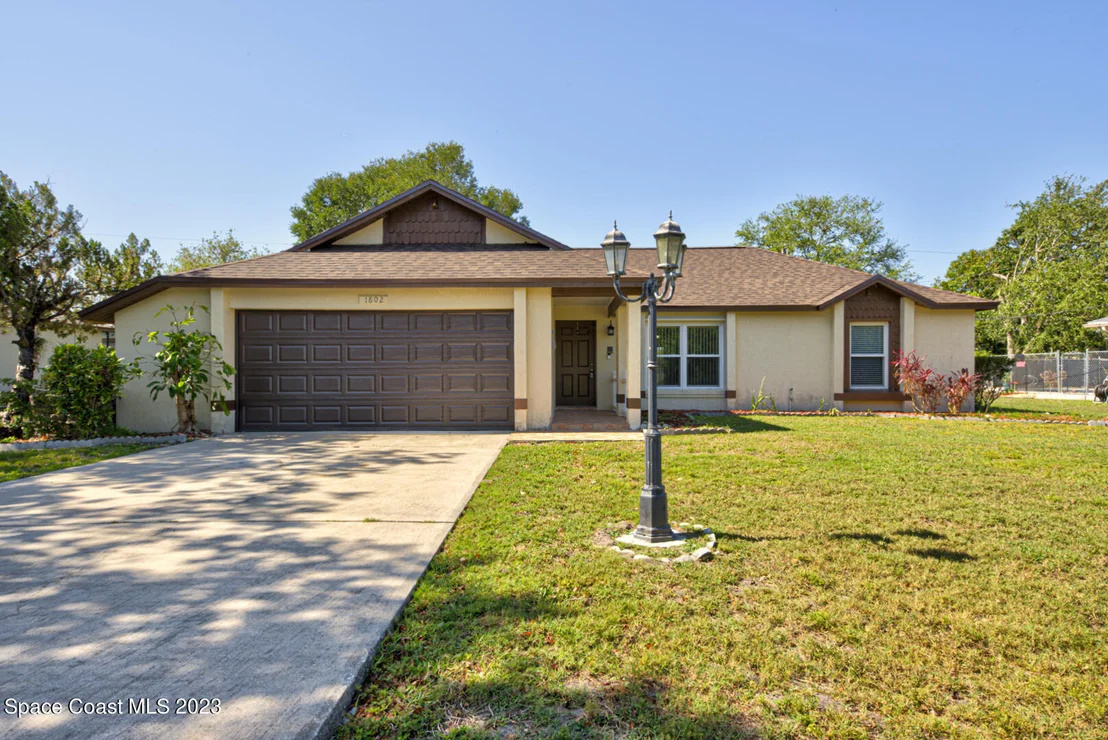 Photo of 1802 Fallon Boulevard NE