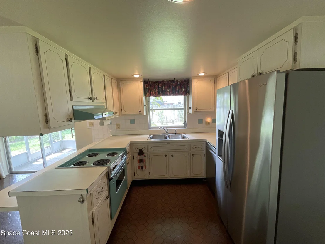 Photo of 918 Kings Post Road