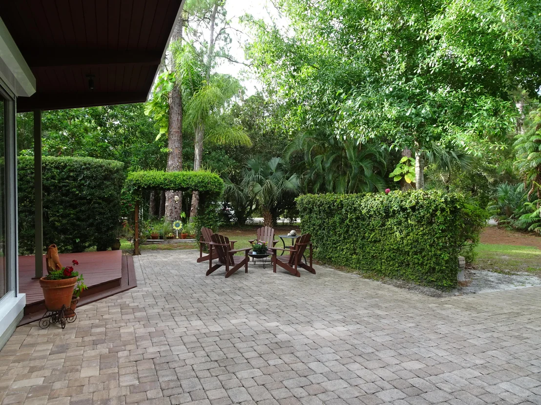 Photo of 5880 Crane Road