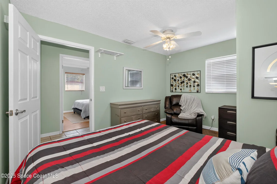 Photo of 853 Knecht Road NE