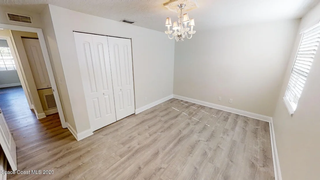 Photo of 2565 Warren Street