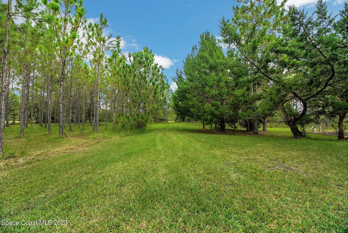 Photo of 1001 Shellcracker Road