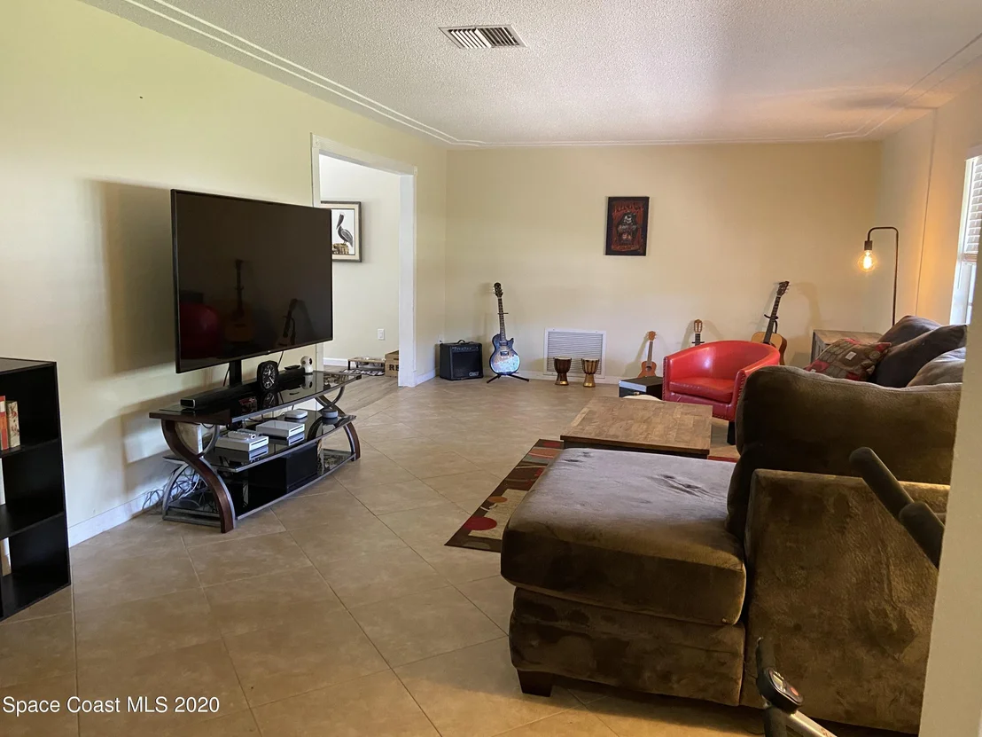 Photo of 1237 Cimarron Circle NE