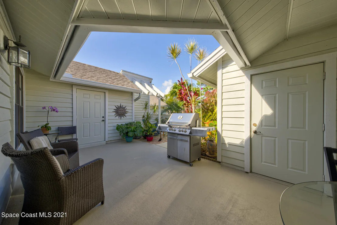 Photo of 873 Ridge Lake Drive