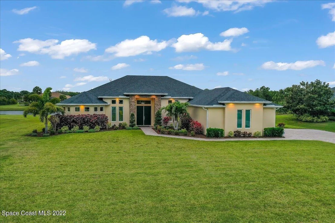 Photo of 1360 Corey Road