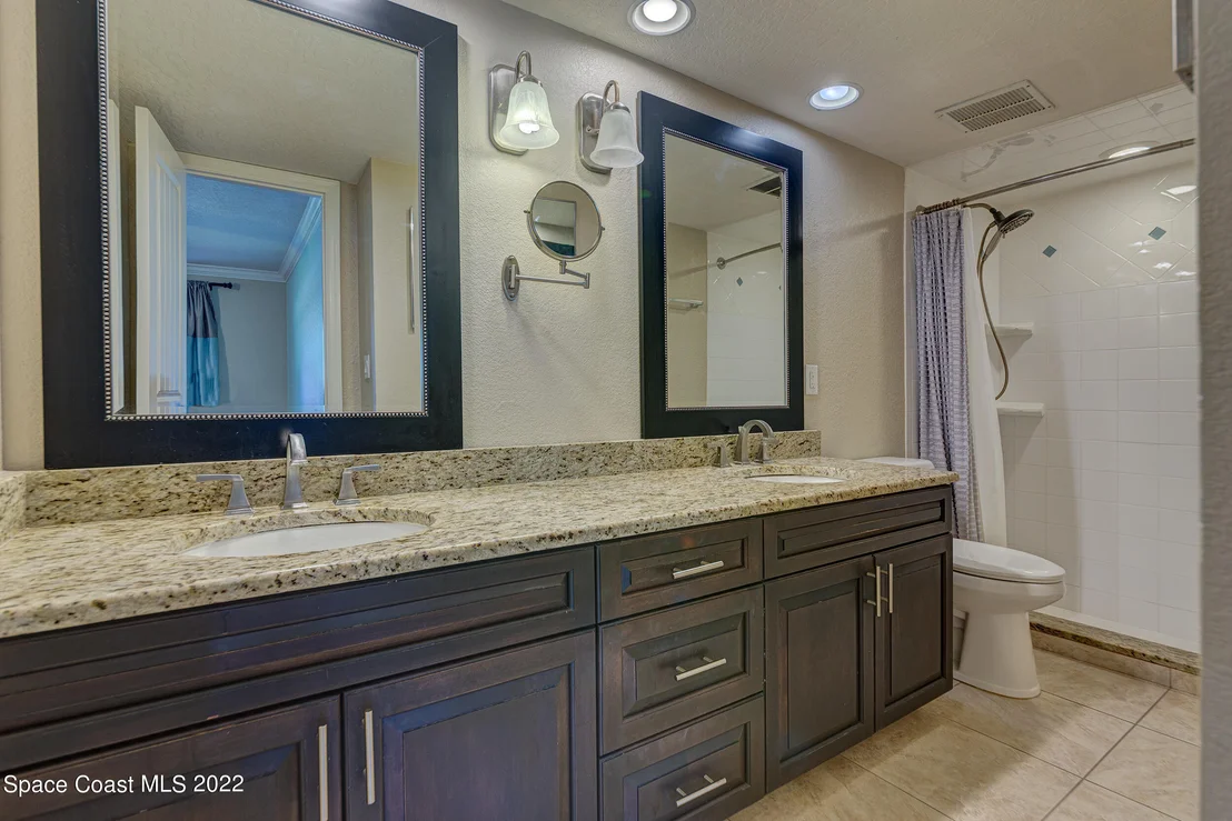Photo of 877 Westport Drive